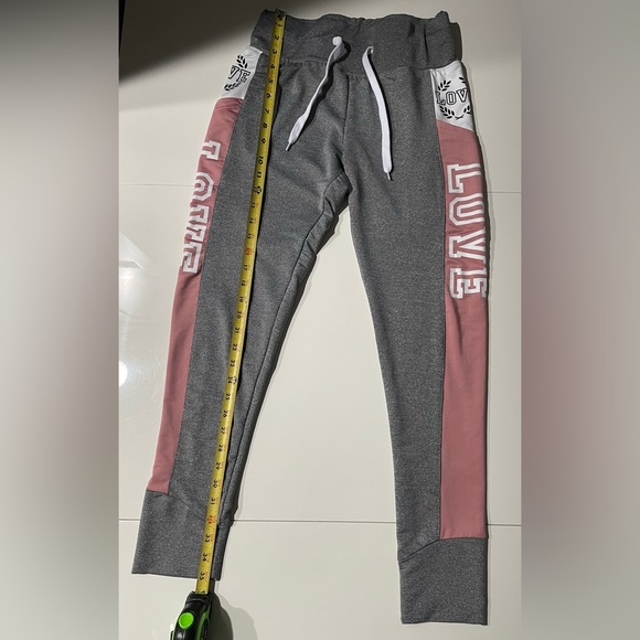 Women’s spandex pants. Size medium. Elastic waist band. - Picture 9 of 9